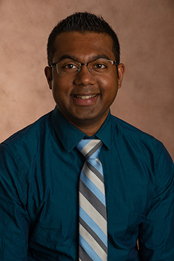 Dr. Theo Gomes